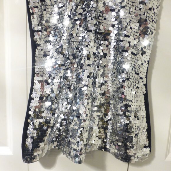 LE CHATEAU super shiny silver sequins v-neck sleeveless party top - Picture 4 of 6